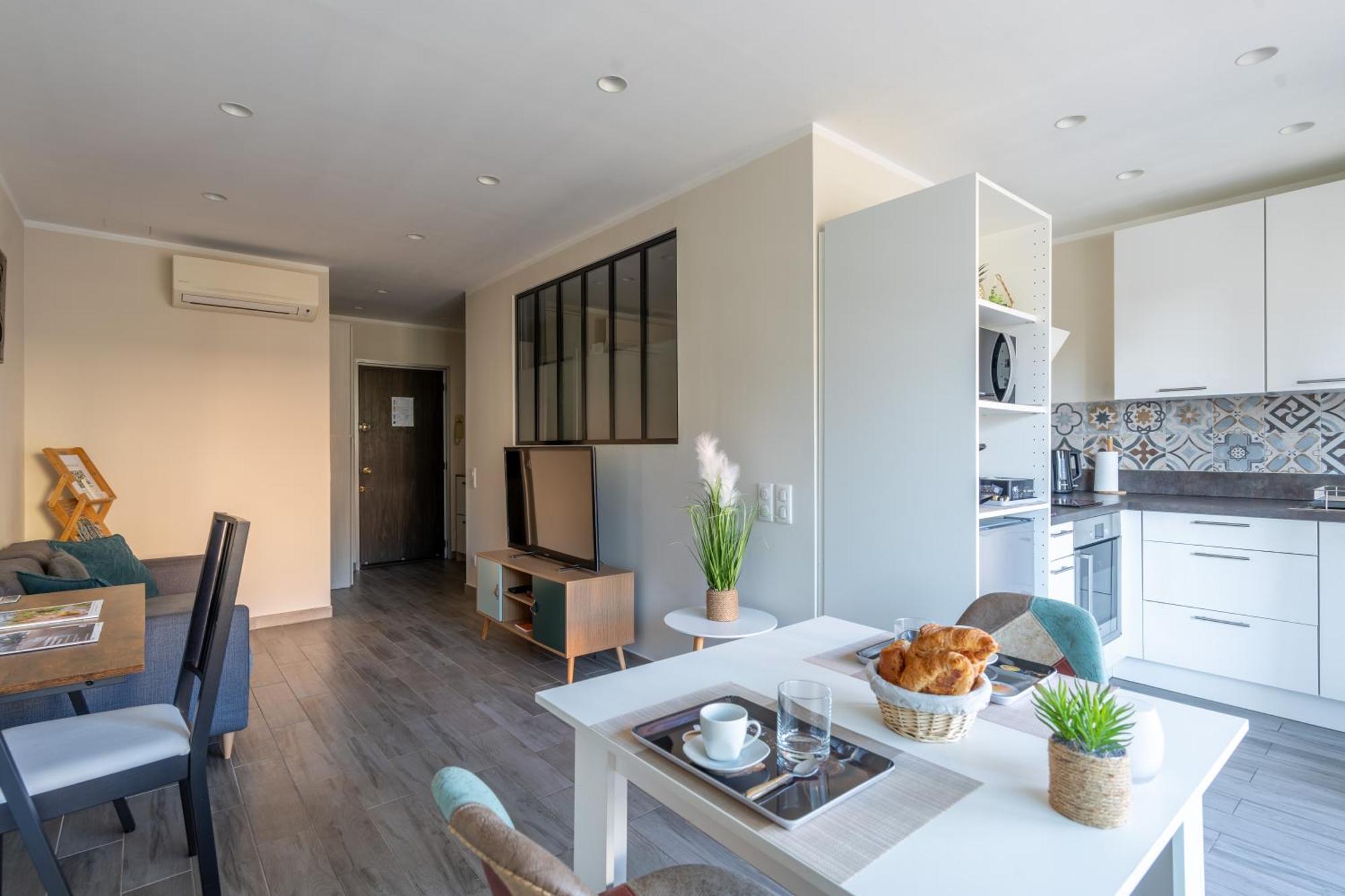 Fabuleux Appartement 2 Personnes Au Coeur De Menton, Climatise Et Proche Gares Routiere Et Sncf 외부 사진