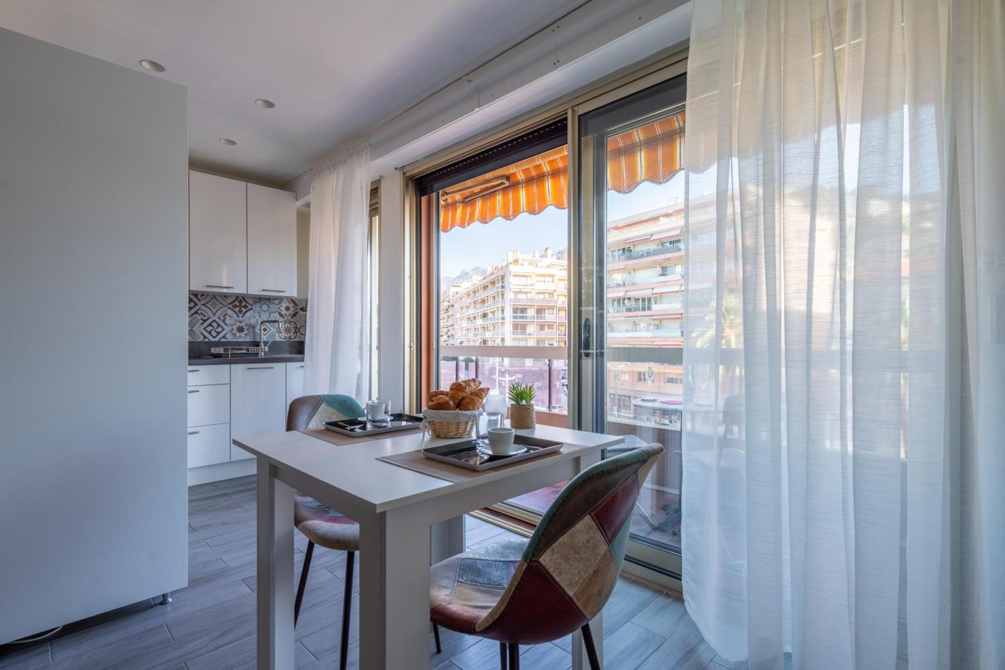 Fabuleux Appartement 2 Personnes Au Coeur De Menton, Climatise Et Proche Gares Routiere Et Sncf 외부 사진