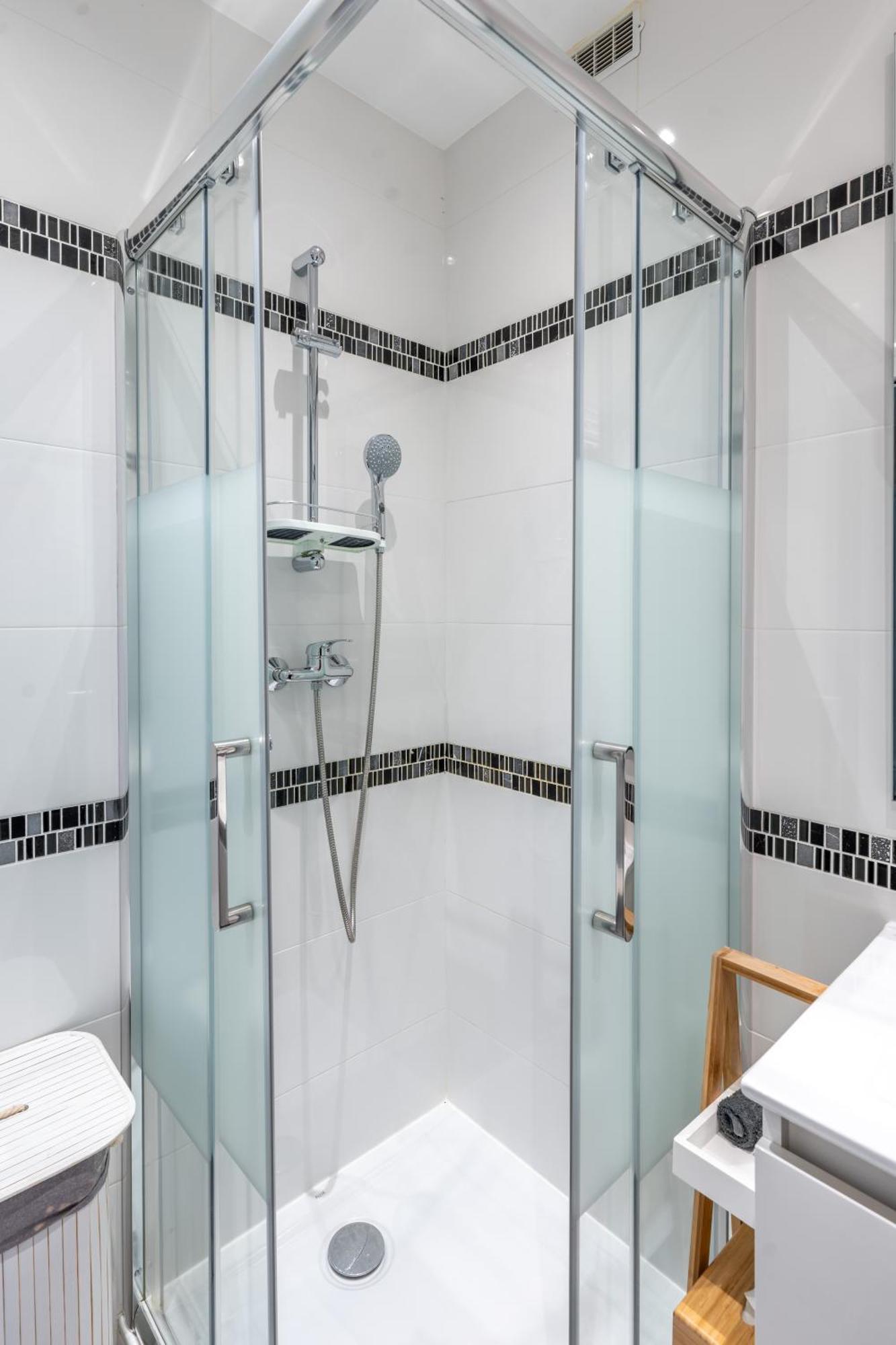 Fabuleux Appartement 2 Personnes Au Coeur De Menton, Climatise Et Proche Gares Routiere Et Sncf 외부 사진