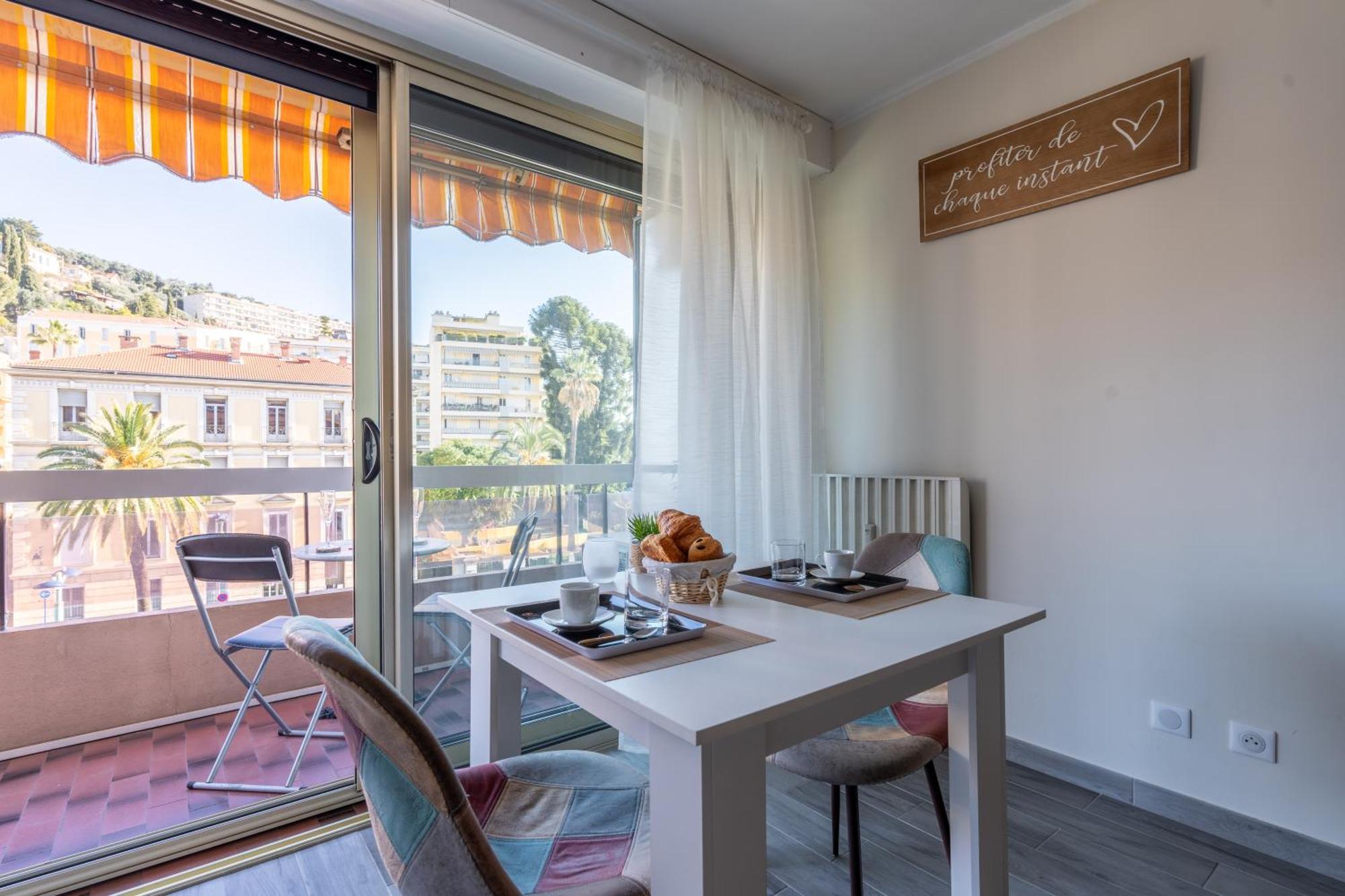 Fabuleux Appartement 2 Personnes Au Coeur De Menton, Climatise Et Proche Gares Routiere Et Sncf 외부 사진